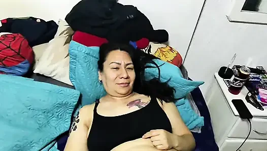 Komşumun taze tıraşlı vajinasını yedim