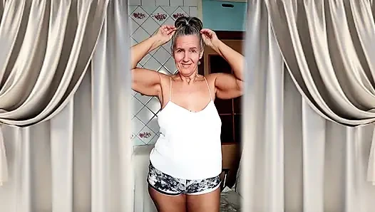 Горячая домохозяйка Лукерия. Развлечение флирта онлайн.