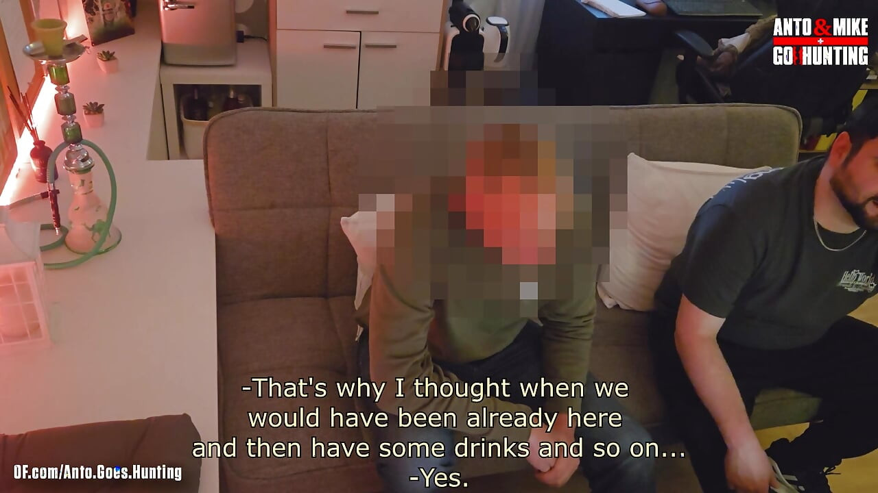 Plavuša hetero vodoinstalater dobiva pušenje u stilu '69 i svršava s vibrirajućim čepom u guzici