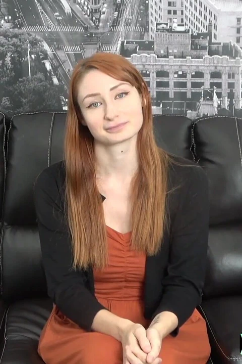 热辣传奇喜欢鸡巴在屁股和内射燕子!