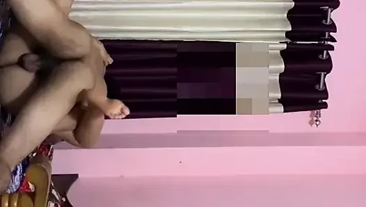 Yeni Nepal videosu. Budo ma xa maja aaiyo earkako ko budii lai daro haniyo'ya teklif ediyor. Otel odası ile komşu karısıyla