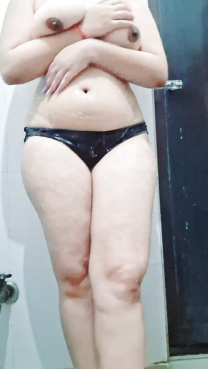 Desi hot bathroom video viral hot indian girl