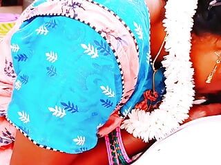 印度女人在性感的睡衣操继子，泰卢固肮脏的谈话。