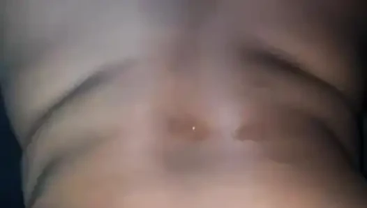 Ich habe den besten freund meines sohnes gefickt, während meine familie nicht zu hause ist