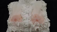 Süße Hausmädchen-Bluse wird gefickt und vollgespritzt