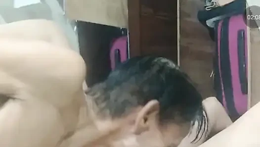 Dia istri rumah tangga yang hebat selalu siap