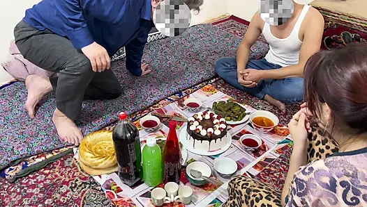 Mein stiefsohn hat mir an meinem geburtstag seine freundin geschenkt