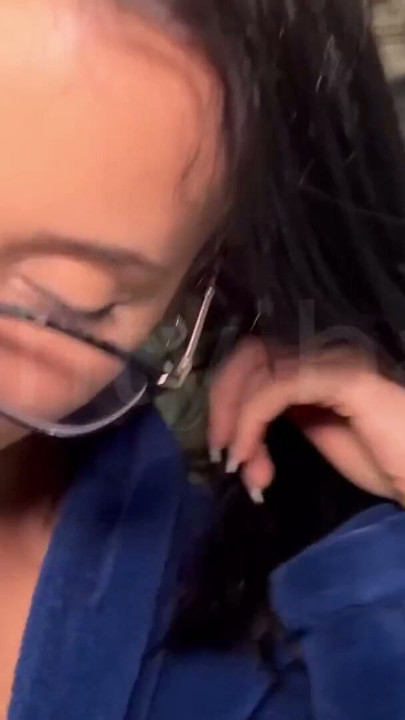 Young girl with cold to give the pussy I put it to make a pacifier | Clip 1