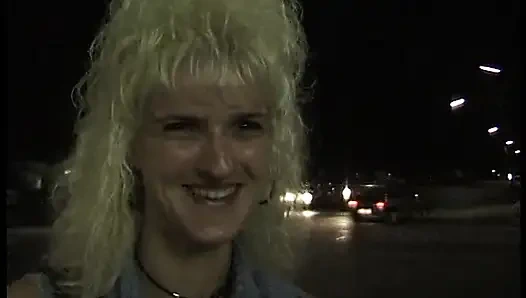 Aksi solo tante seksi rambut pirang jerman