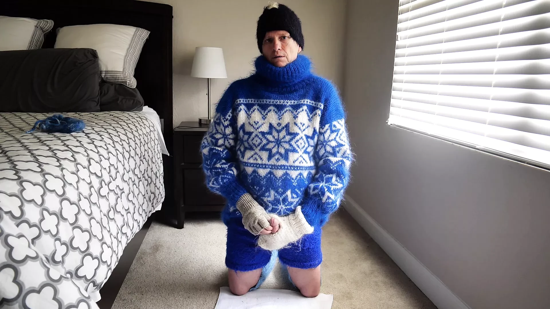 Gros pull en mohair bleu, profitant de ma laines et pull fétiche avec une jolie finition.