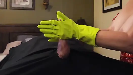 Super NAHAUFNAHME Latexhandschuhe und heiße Öl POV Edging Penis massage mit riesigem CUMSHOT