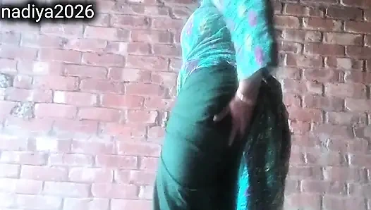 Istriku berhubungan seks di rumah.