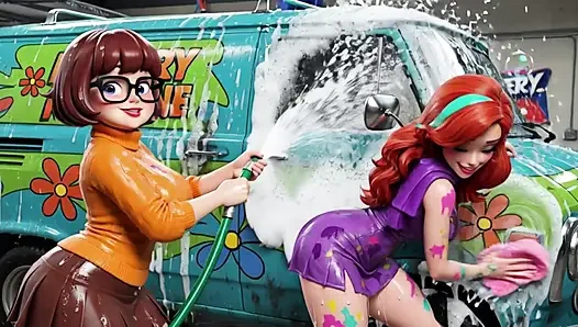 Velma dan daphne lagi asik bersih-bersih mobil dengan sabun sambil bersih-bersih mesin misteri klasik van