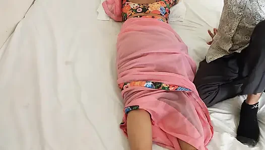 Desi bhabi dengan suaminya malam bulan madu