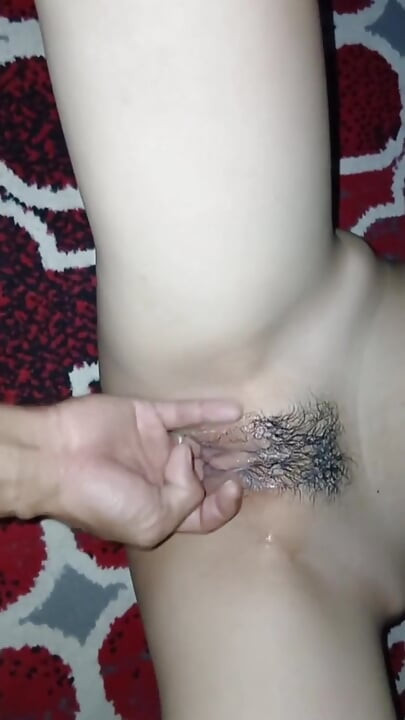 Two Naughty High School Teen Lovebirds Play Fingers until They Squirt
