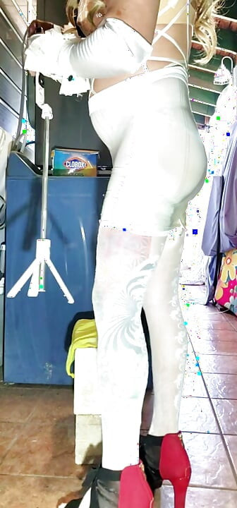 Hot TS – Femboy Banci Comel Menunggang Dildo Dan Melancap Dalam Skirt dan Jala