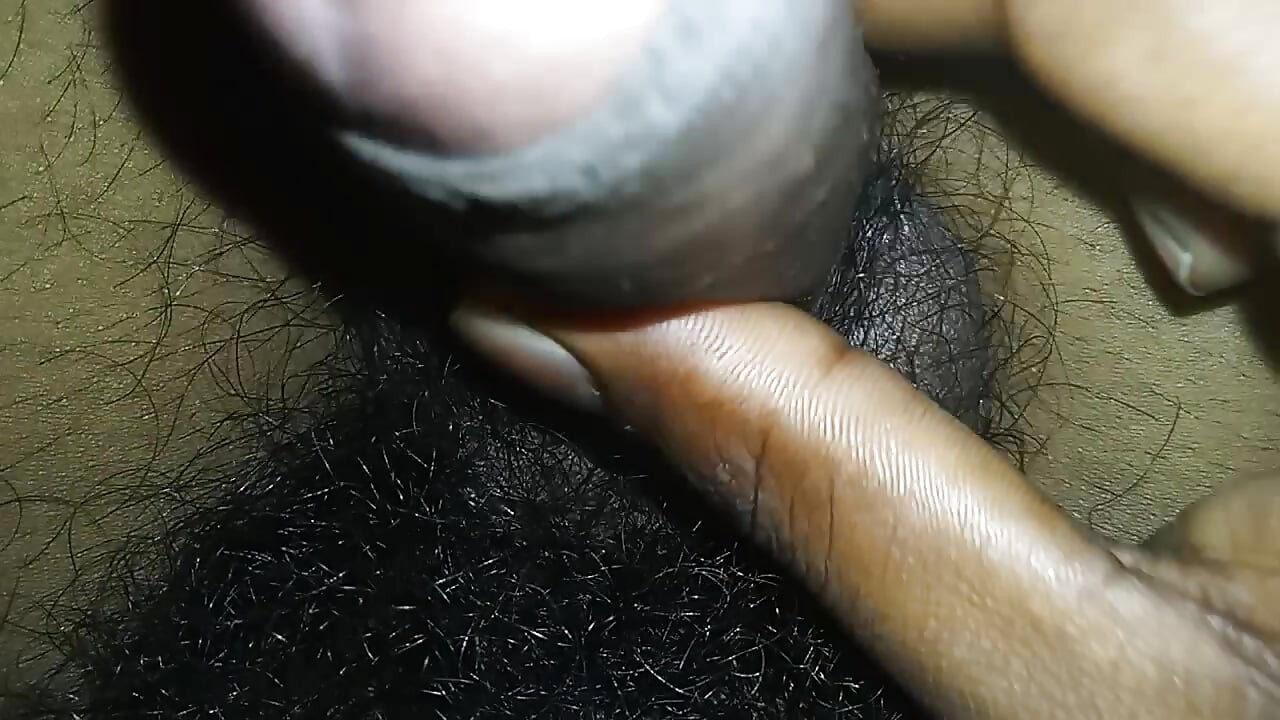 Akela bhabhi ko dewar ne pel diya