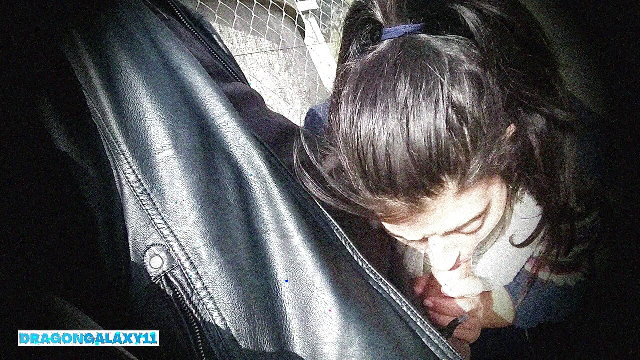 Meri sauteli bahan aur main sarak par aur phir ghar par gndi baten kar rahe hain