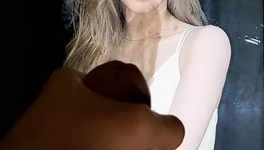 Loona heejin boşalma anısına