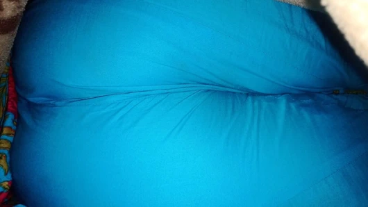 Soe bhabhi ki mast gaand per hath phera.