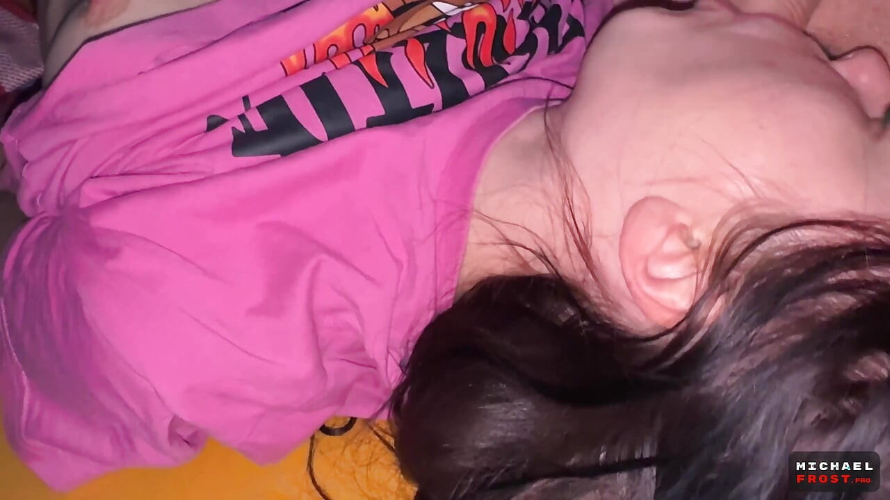 繼阿姨享受大雞巴，臉上滿是熱精