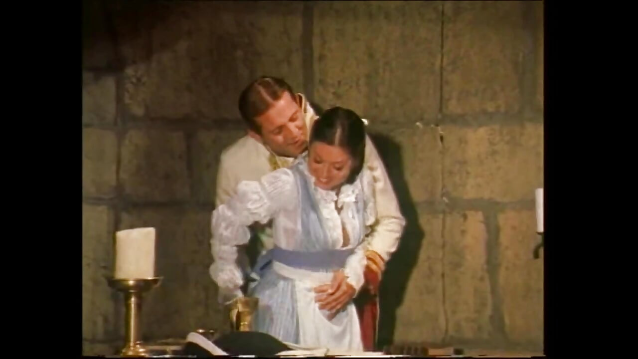 Si rambut coklat naif mempunyai keinginan dubur