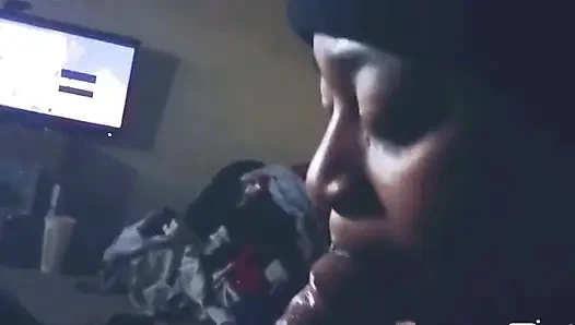 Рот этой сучки чувствует себя так хорошо