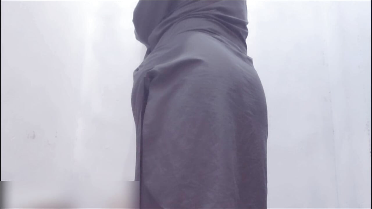 Pakistansk desi shalwar kamees gutt viser sin vakre rumpe