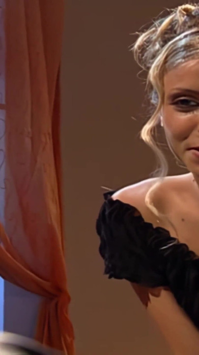 Secretaria rubia cuidado, comienza con garganta profunda, montando coño