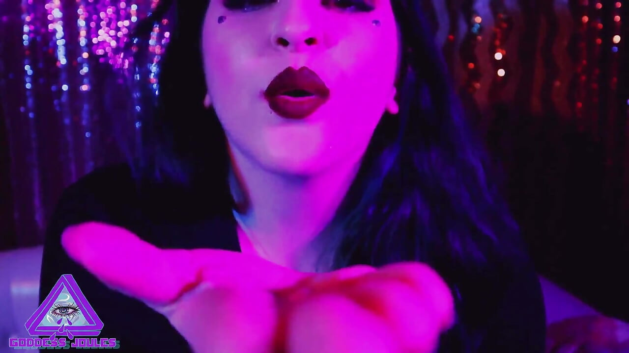 Liži svoju spermu sa poda