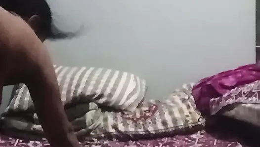 Adik ipar India desi menunggangi banyak lahan