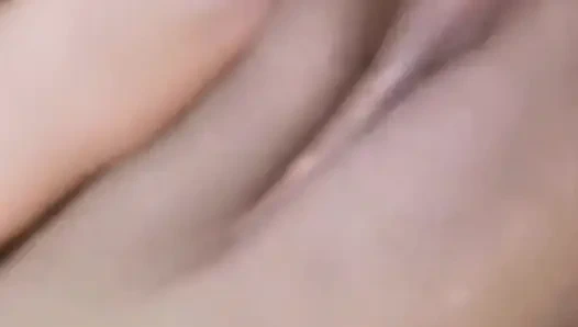 Colombian woman masturbates with her best friend