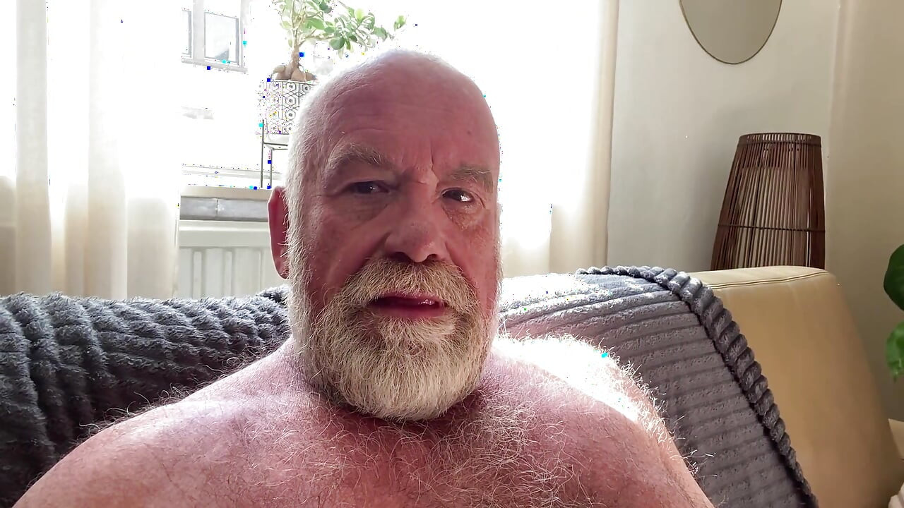 Hot, Hairy Old Bear Jerks off His Thick Piston.
