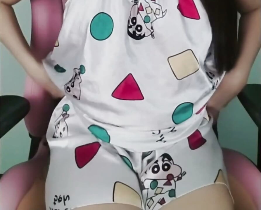 Horny Thai girl stabs her pussy with a dildo before bed. RealThaiSolo
