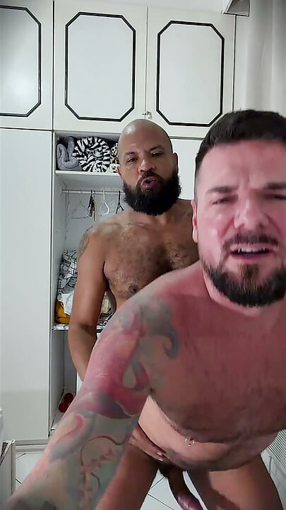 Wild Flip Flop: They Fuck Each Other
