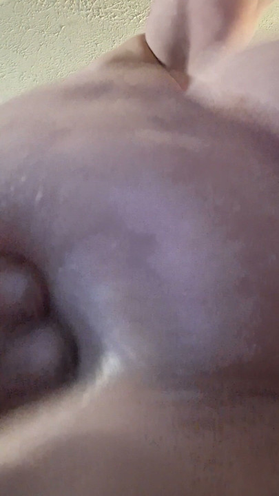 Bounce Dat assss waiting on a biggg cock to turn me around and fuck me hard