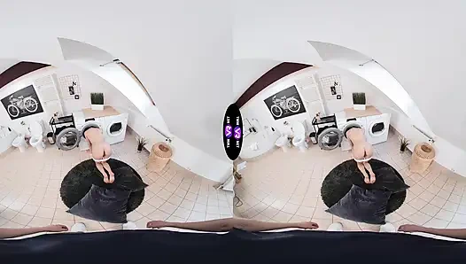 Elena Vedem'in çıplak çamaşır numarası onu sert sikiyor - teenmegaworld