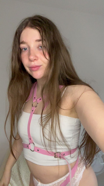 My tight pussy needs to be warmed up from the inside...🥰