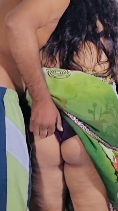 Shruti – ibu tiri india dengan pantat bahenol dientot gaya doggy habis-habisan – audio bahasa india | Klip 1