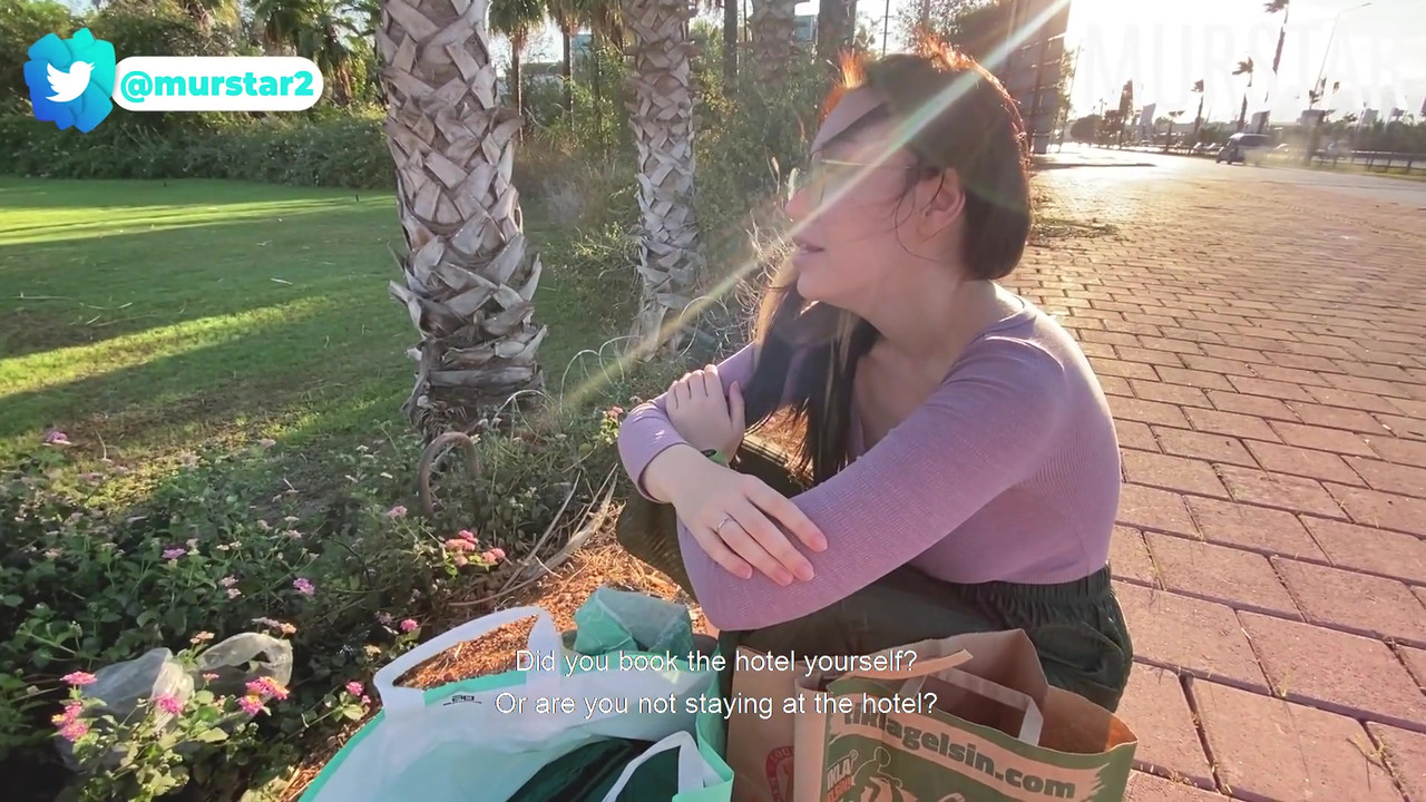 帮助了一个陌生人，她没有负债，可能