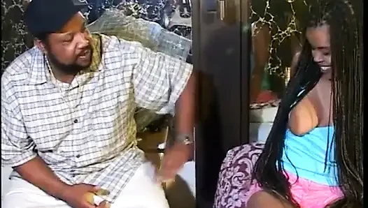 Zenci adam zenci ateşli kovboy kızı ve misyoner tarzıyla sikişiyor