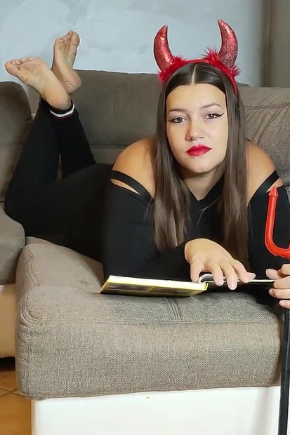 Brunette Bombshell Dexye as a Deliciously Sexy Devil