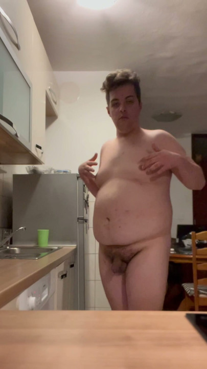 chub fag showing off