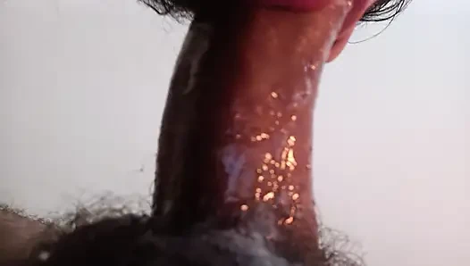 DER BESTE BLOWJOB DER WELT, SIE GEHT MIT IHREM KLEINEN MUND GANZ UNTEN