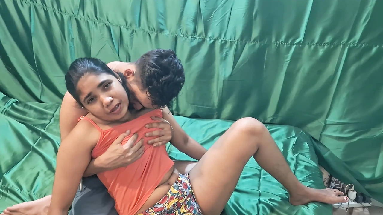 孟加拉美女被男友粗暴性交 - 热辣的印度女友Xxx Action