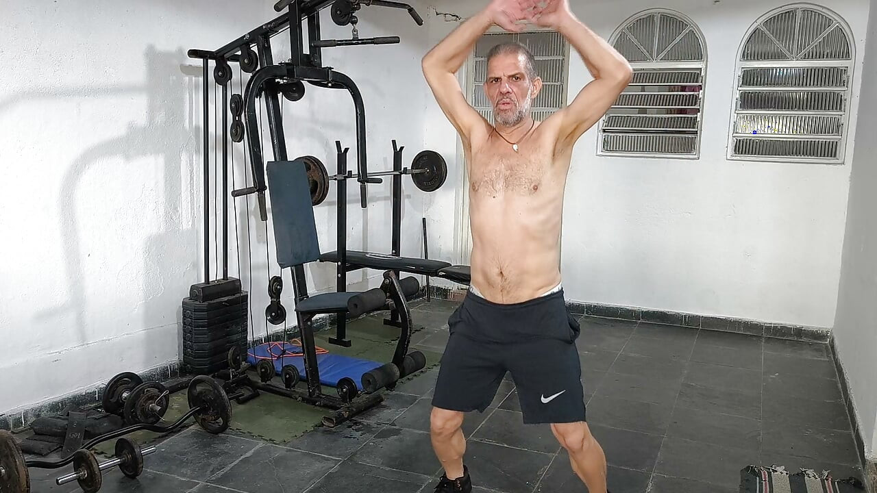 Let's train naked
