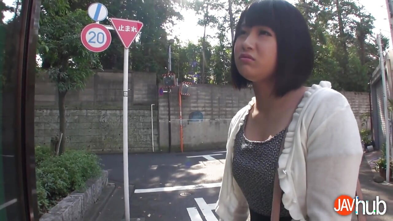 欲情した小泉真理は教授に膣を探るのを許す