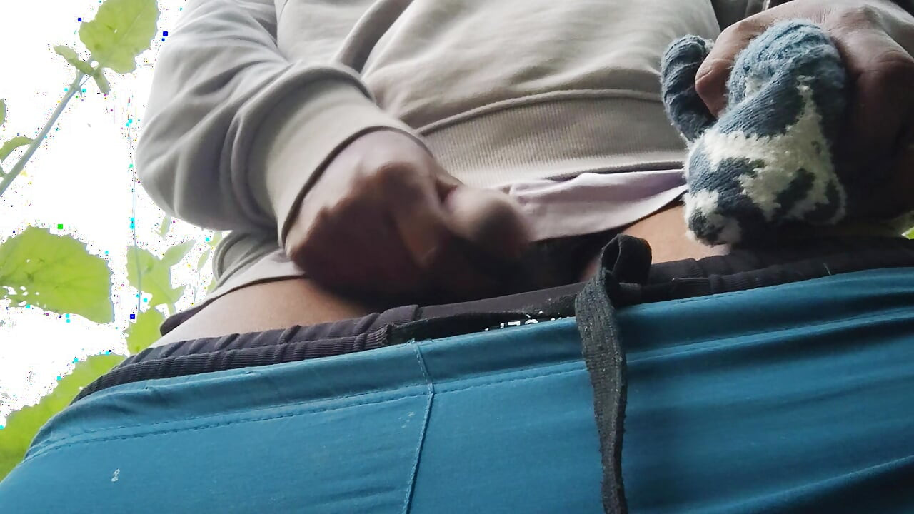 Apni bhabhi ko nangi dekhkar jungle mein sex karne lag Gaya