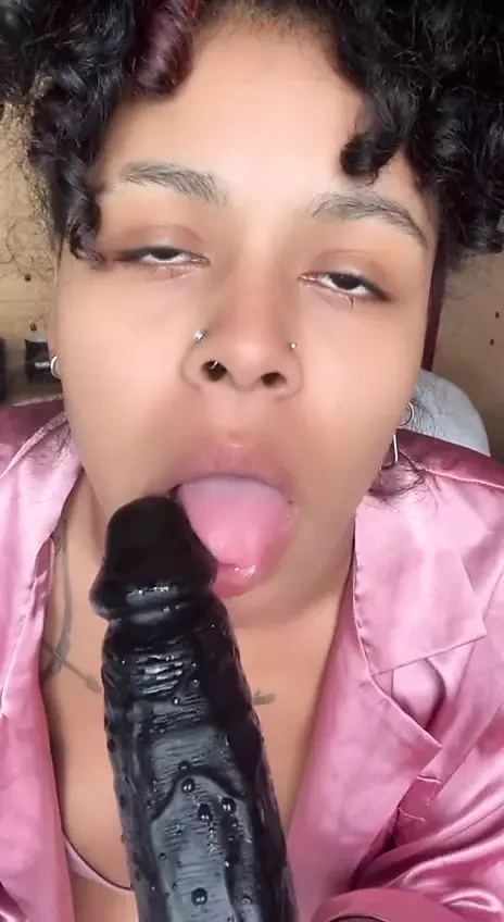 il video della masturbazione di una troia latina trapelato