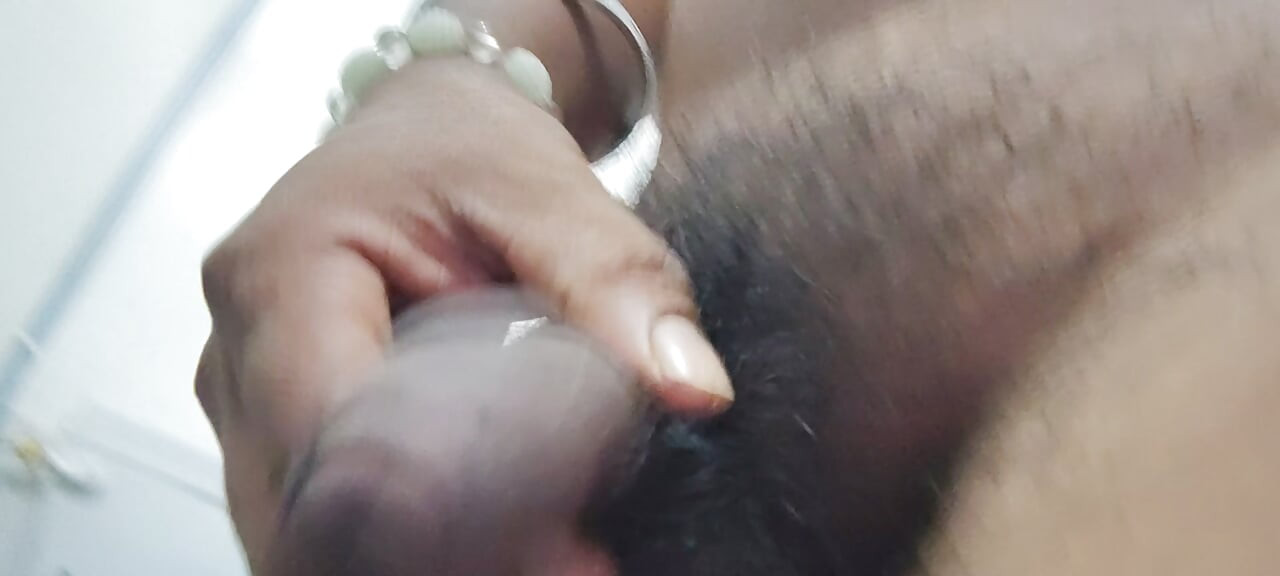 가족의 오래된 친구와 침대를 공유하는 Piusy Bilojob 블록 Virgin Twink